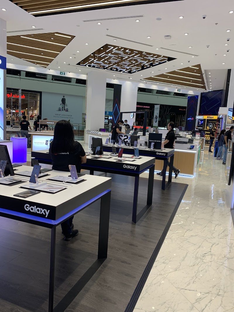 EMAX - The Dubai Mall — Laptops Desktops Accessories in Dubai, Downtown - Image 3