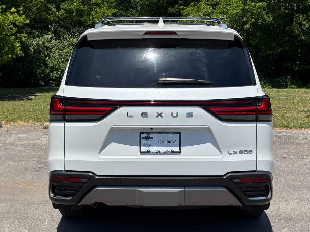 2025 Lexus LX 600 Luxury AWD - Image 2