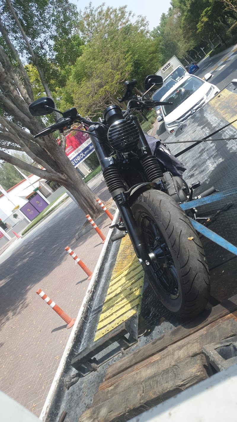 Recovery and Towing Service, Dubai — Car Recovery Services in Al Rashidiya - Image 3