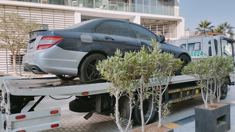 Recovery services — Car Recovery Services in Al Rashidiya - Image 2