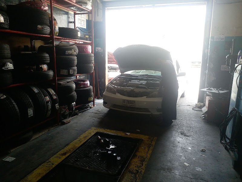 Tire service/battery service/lubricant service — Tyre Repair Services in Al Rashidiya - Image 2