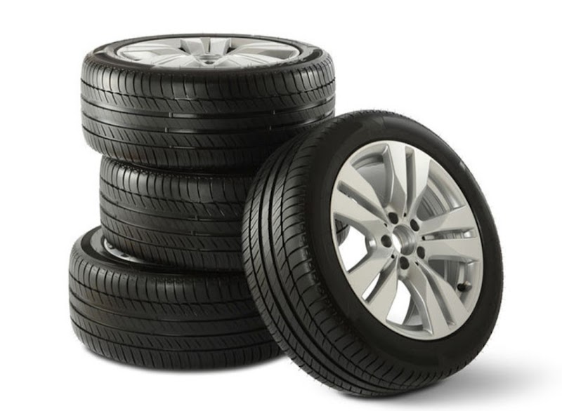 Tire service/battery service/lubricant service — Tyre Repair Services in Al Rashidiya - Image 4