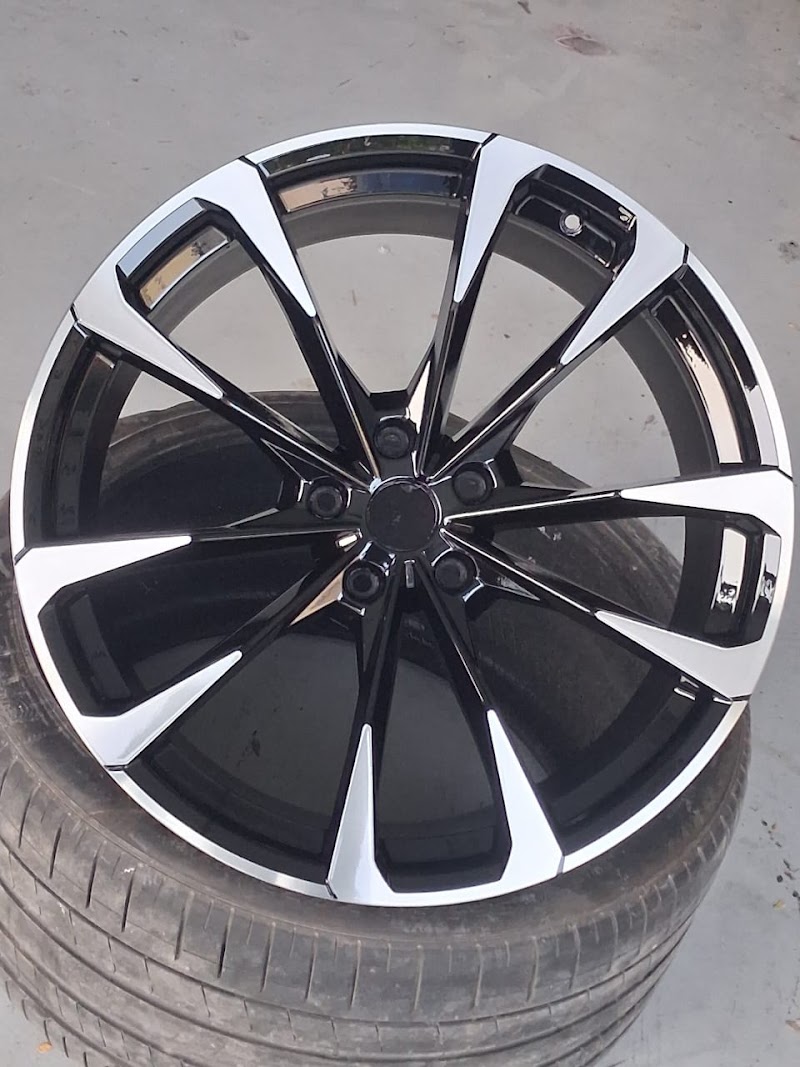 Tire fixer Service - Mobile Tyre Repair — Tyre Repair Services in Al Rashidiya - Image 5