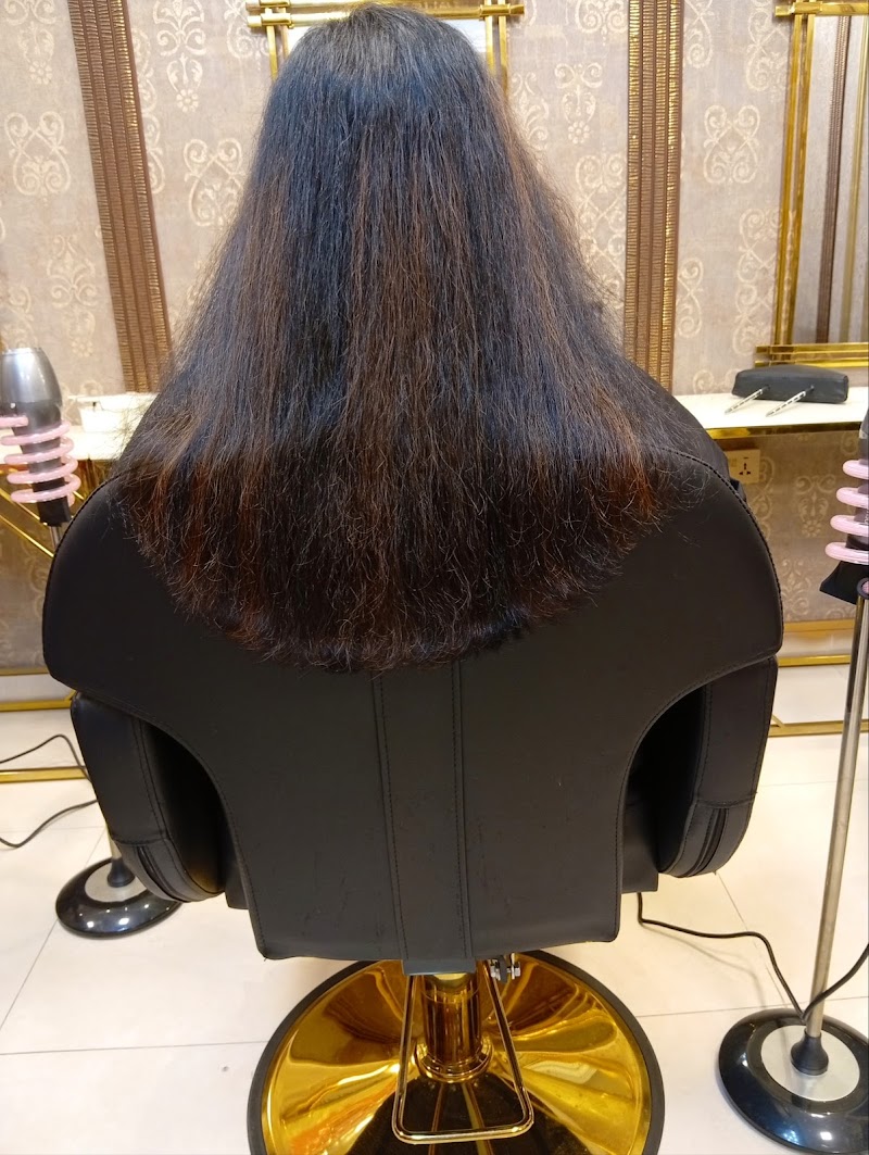Roses Dew Beauty Lounge- Al Ain — Salon for men and Women in Al ain - Image 4