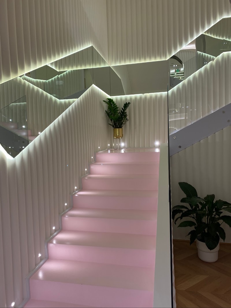 Gloss Up Beauty Lounge — Salon for men and Women in Al ain - Image 5