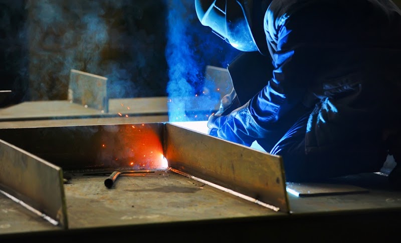 Al Daqah Steel Eng Works LLC — Steel Metal Products in Sharjah, Al Nahda
