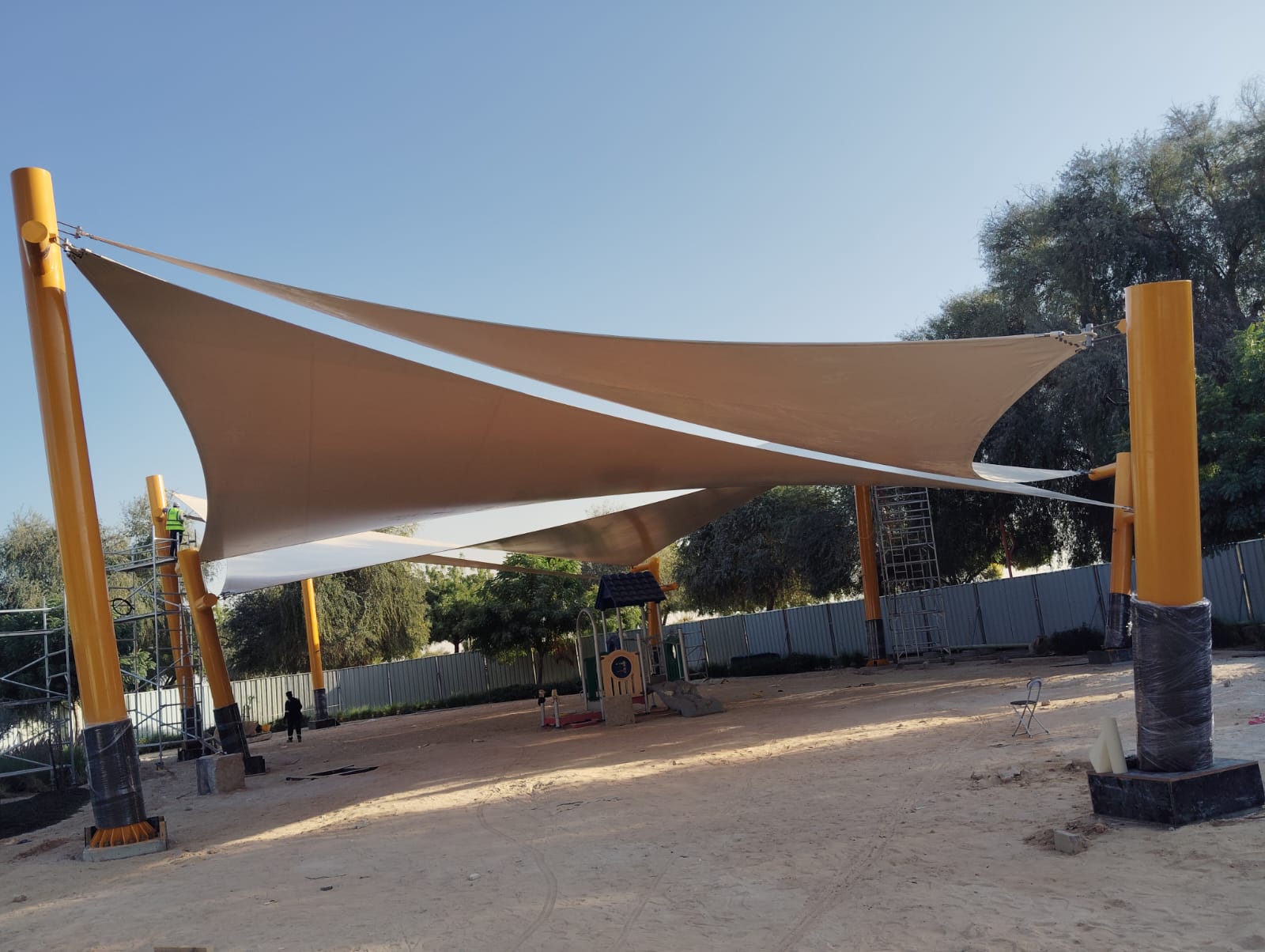 Shade sail structure for outdoor area - Image 2