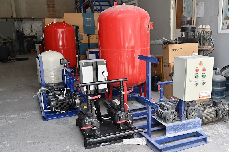 Al Mahrain Bldg Mat. Tr.Co LLC — Water Pumps Motors in Sharjah, Al Nahda