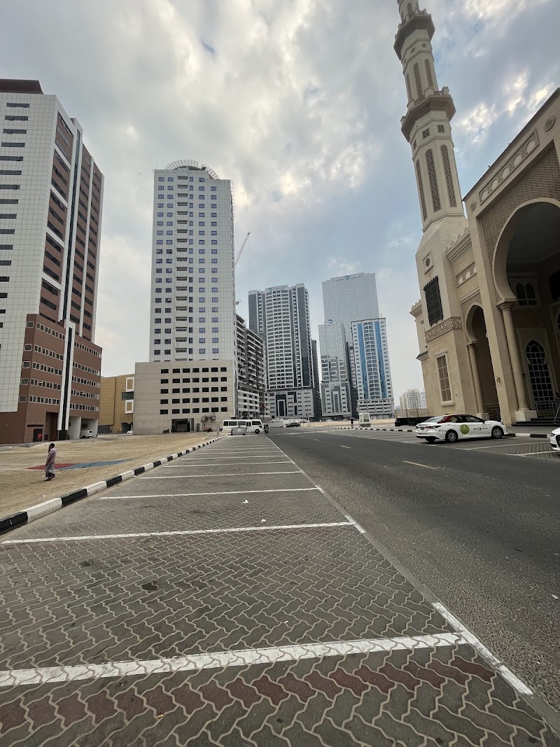Al Taawun St Parking — Cars in Sharjah, Al Taawun - Image 3