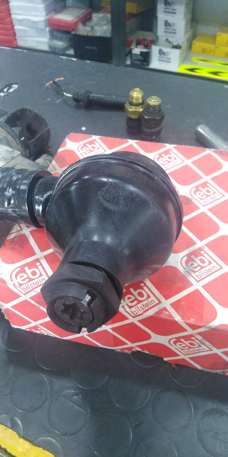 Al taj al azraq auto spare parts br2 — Car Spare Parts in Sharjah, Al Nahdah - Image 4