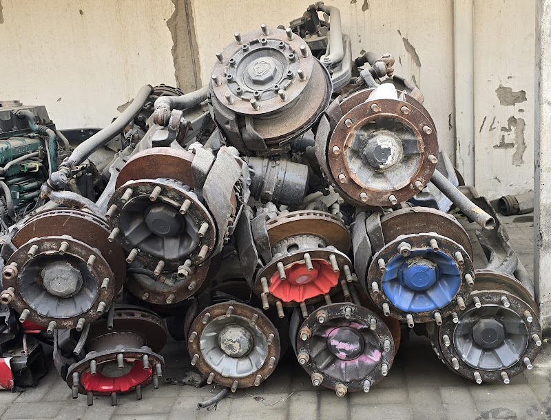 TRUCK PARTS — Car Spare Parts in Sharjah, Al Nahdah - Image 5