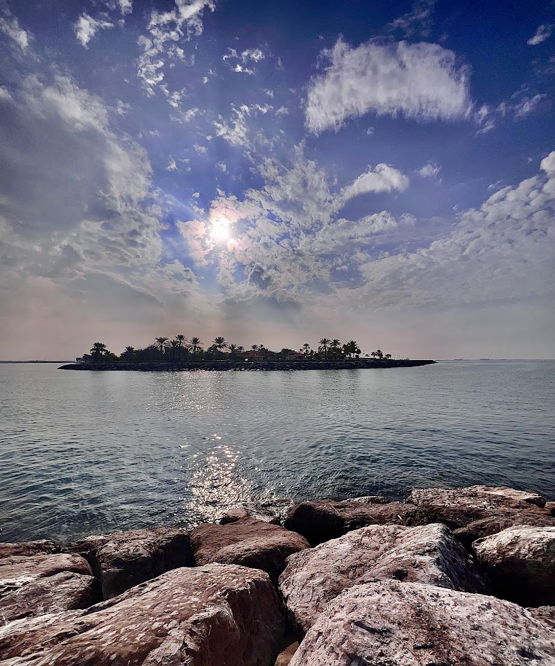 Al Khan Open Beach. — Cars in Sharjah, Al Khan