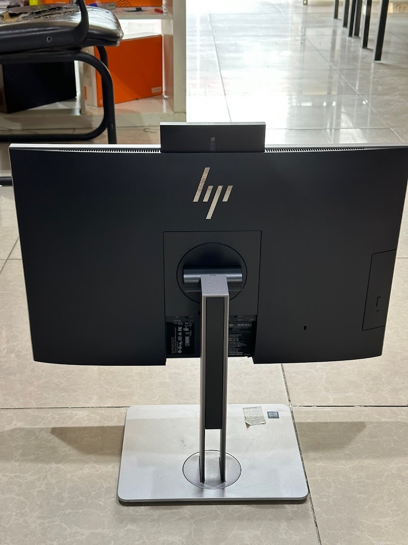 Ahlan computer sharjah — Projectors Monitors in Sharjah , Al Khan - Image 4
